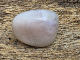 Morganiet knuffelsteen