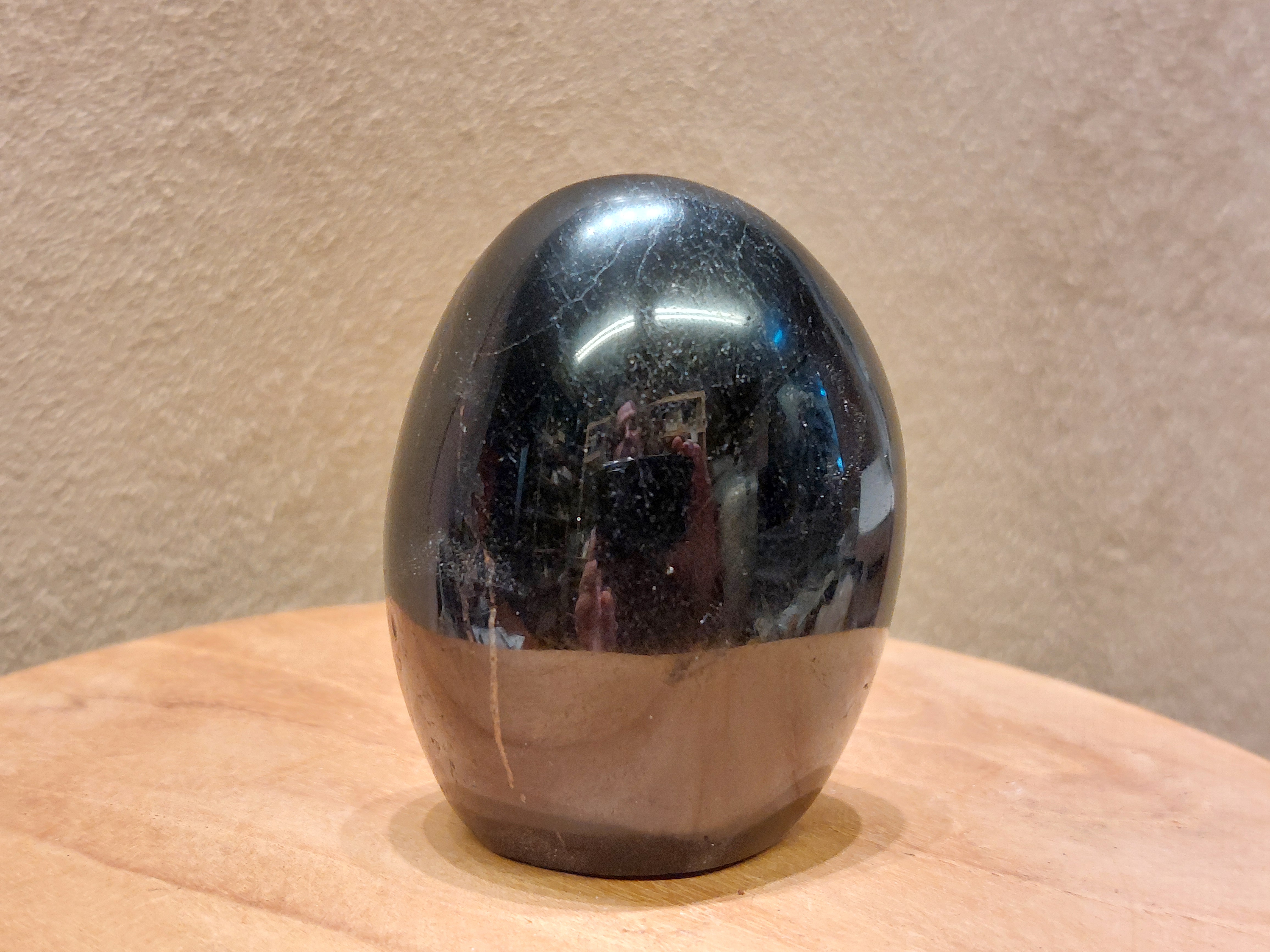 Zwarte toermalijn sculptuur
