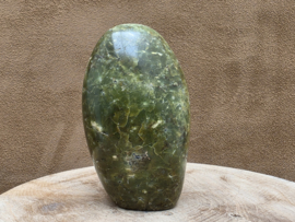 Groene opaal sculptuur