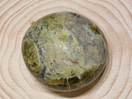 Groene opaal handsteen
