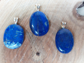 Lapis lazuli hangertje met zilveren oogje