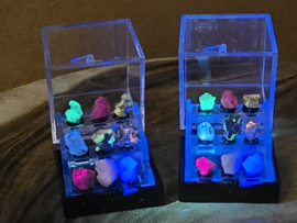Doosje met diverse uv gevoelige mineralen