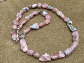 Rhodochrosiet ketting met zilveren sluiting