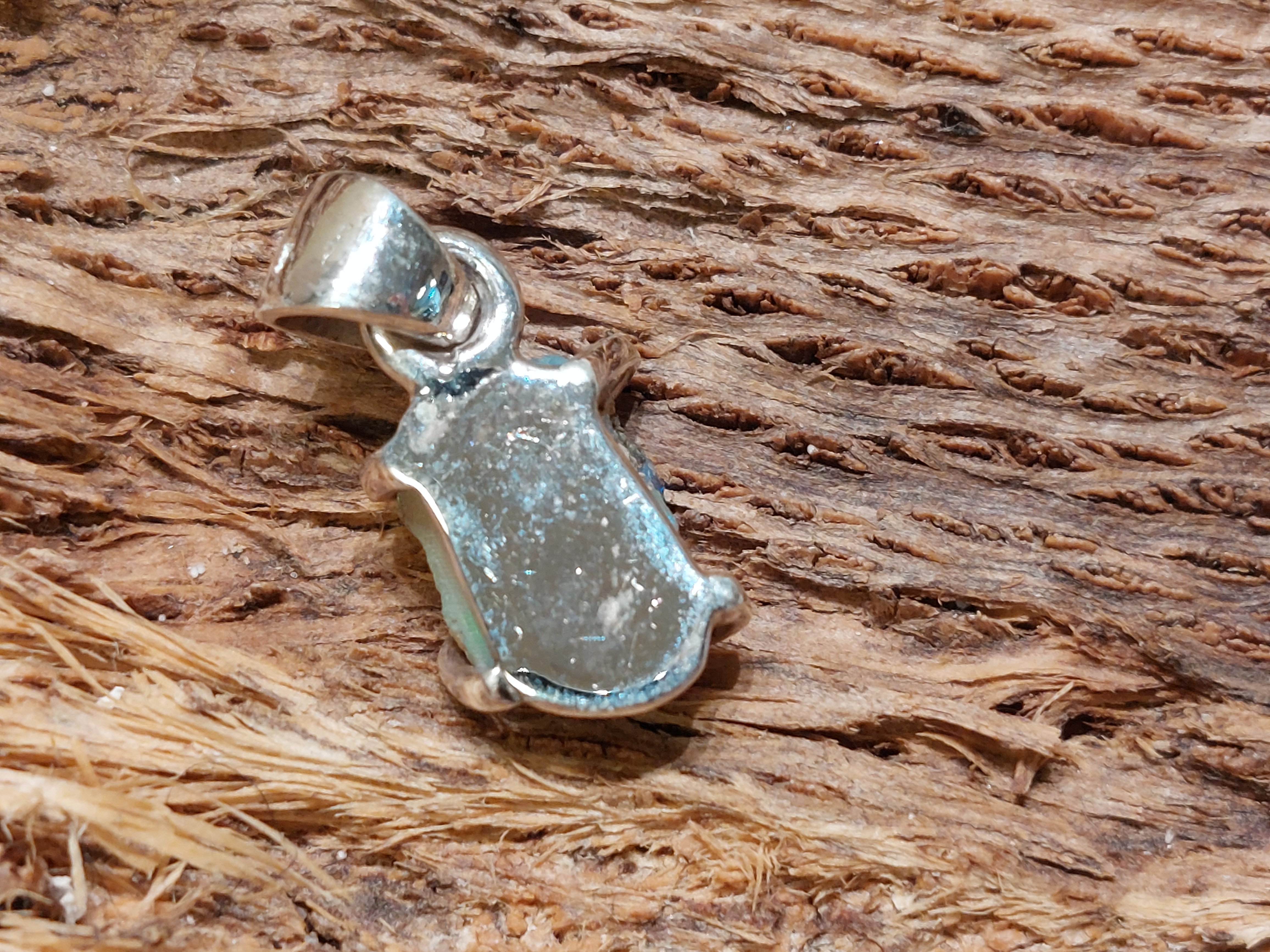 Ethiopisch of welo opaal hanger in zilver ruw
