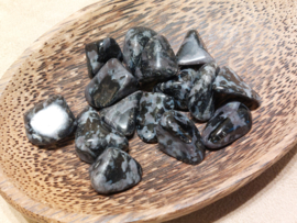 Gabbro merliniet of mystic merliniet knuffelsteen