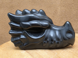 Zwarte obsidiaan draak