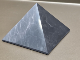 Shungit piramide 10cm