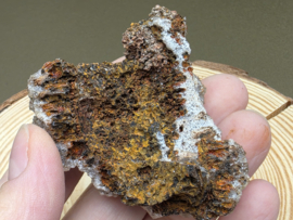 Calciet met hematiet cluster uit Mexico