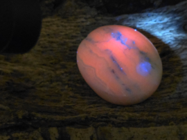 Mangano calciet handsteen