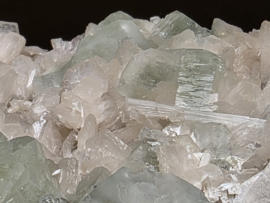 Groene apofylliet met stilbiet