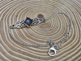 Labradoriet in zilveren armband