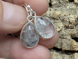 Toermalijn in kwarts oorbellen in zilver