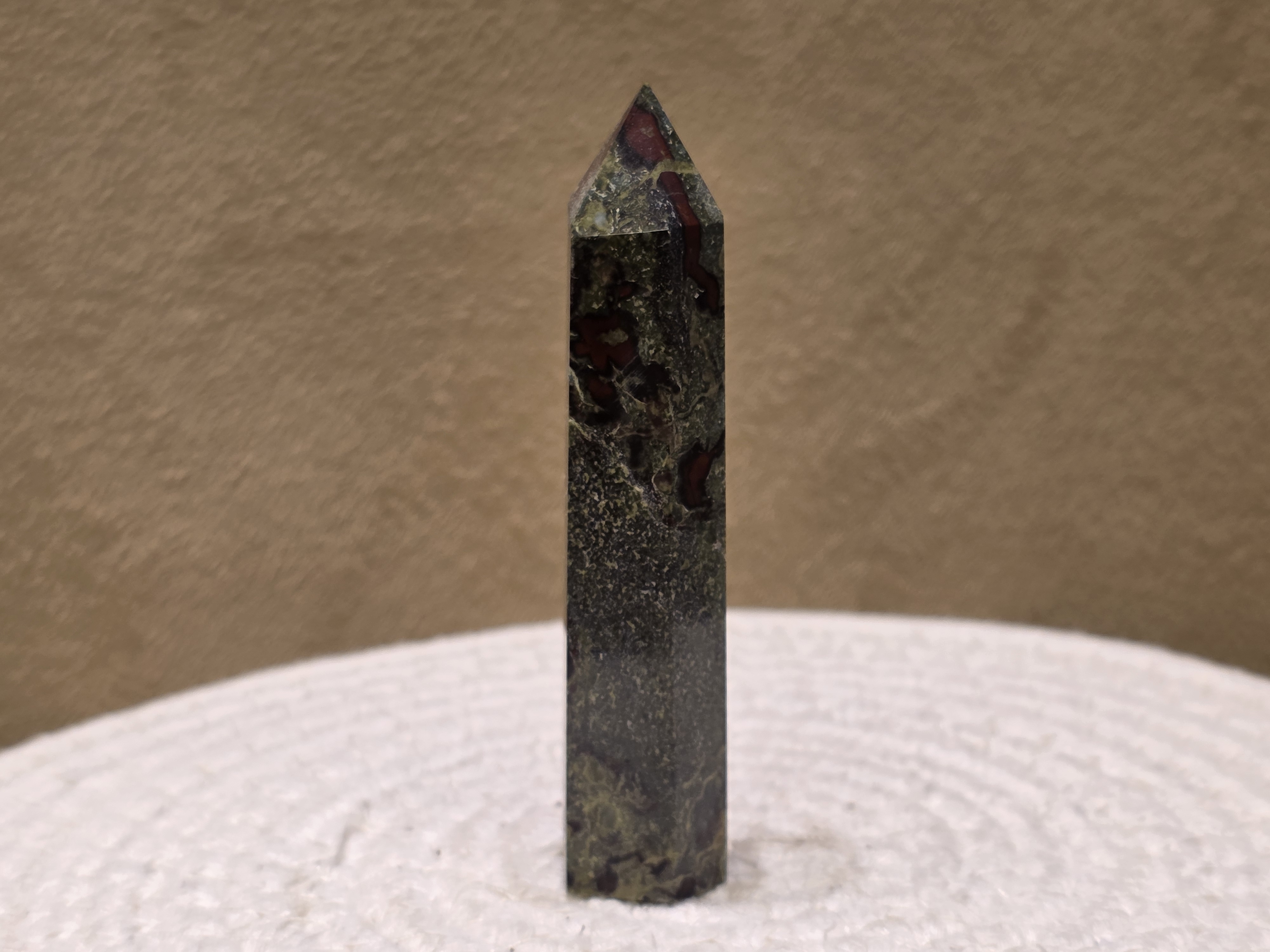 Drakenbloed jaspis punt