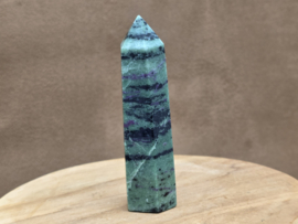 Robijn in zoisiet punt