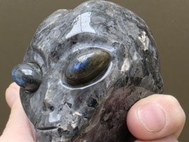 Larvikiet star being met labradoriet ogen