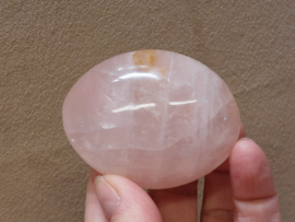 Rozenkwarts handsteen