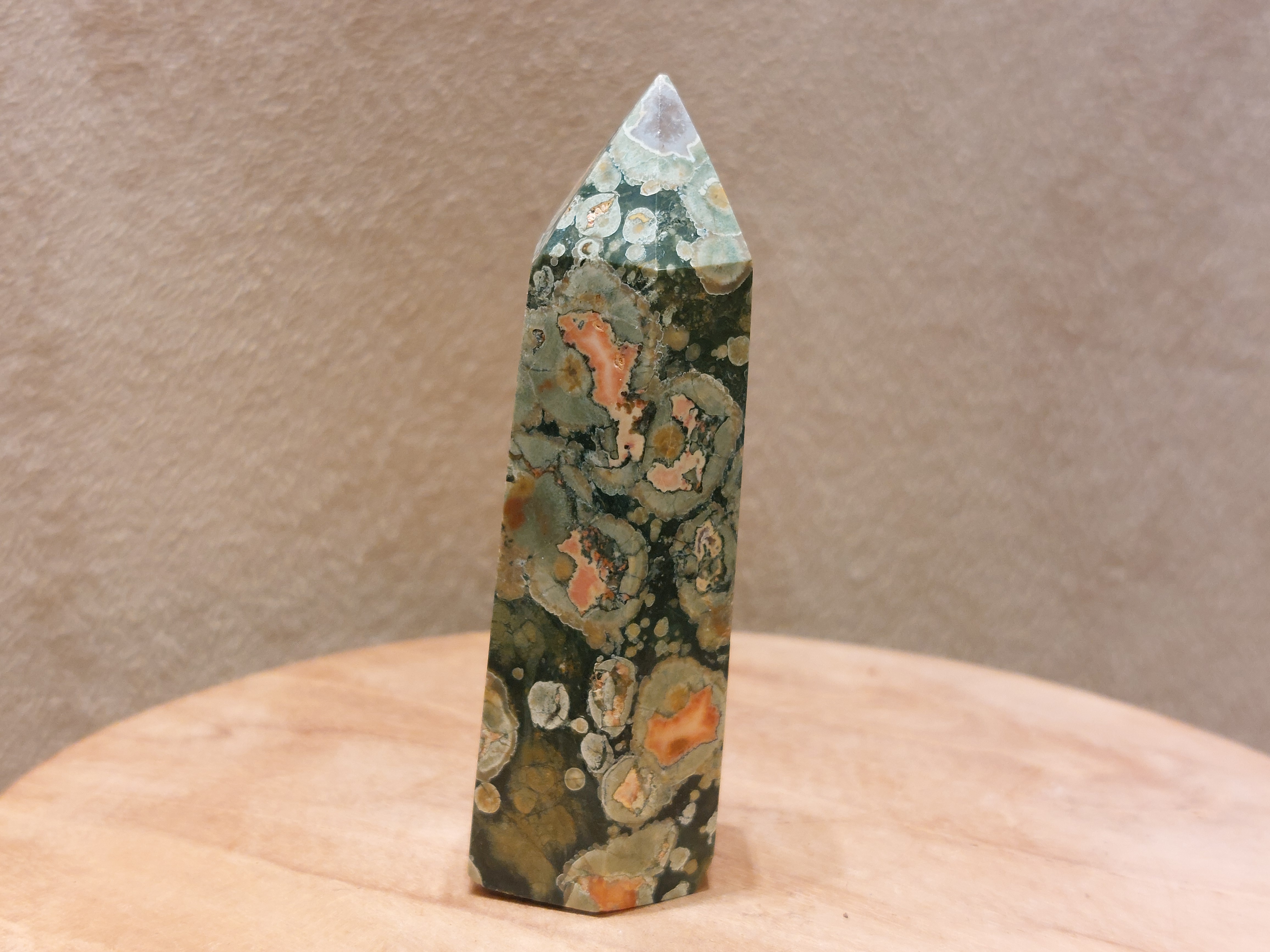 Rhyoliet of regenwoud jaspis punt
