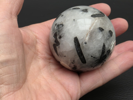 Toermalijn in kwarts bol