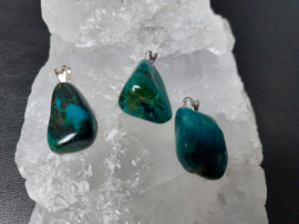 Chrysocolla hanger met zilveren oogje