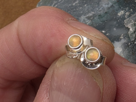 Ethiopisch of welo opaal oorbellen in zilver