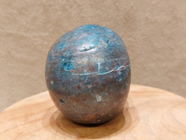 Apatiet human skull