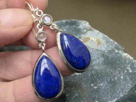 Lapis lazuli oorbellen in zilver