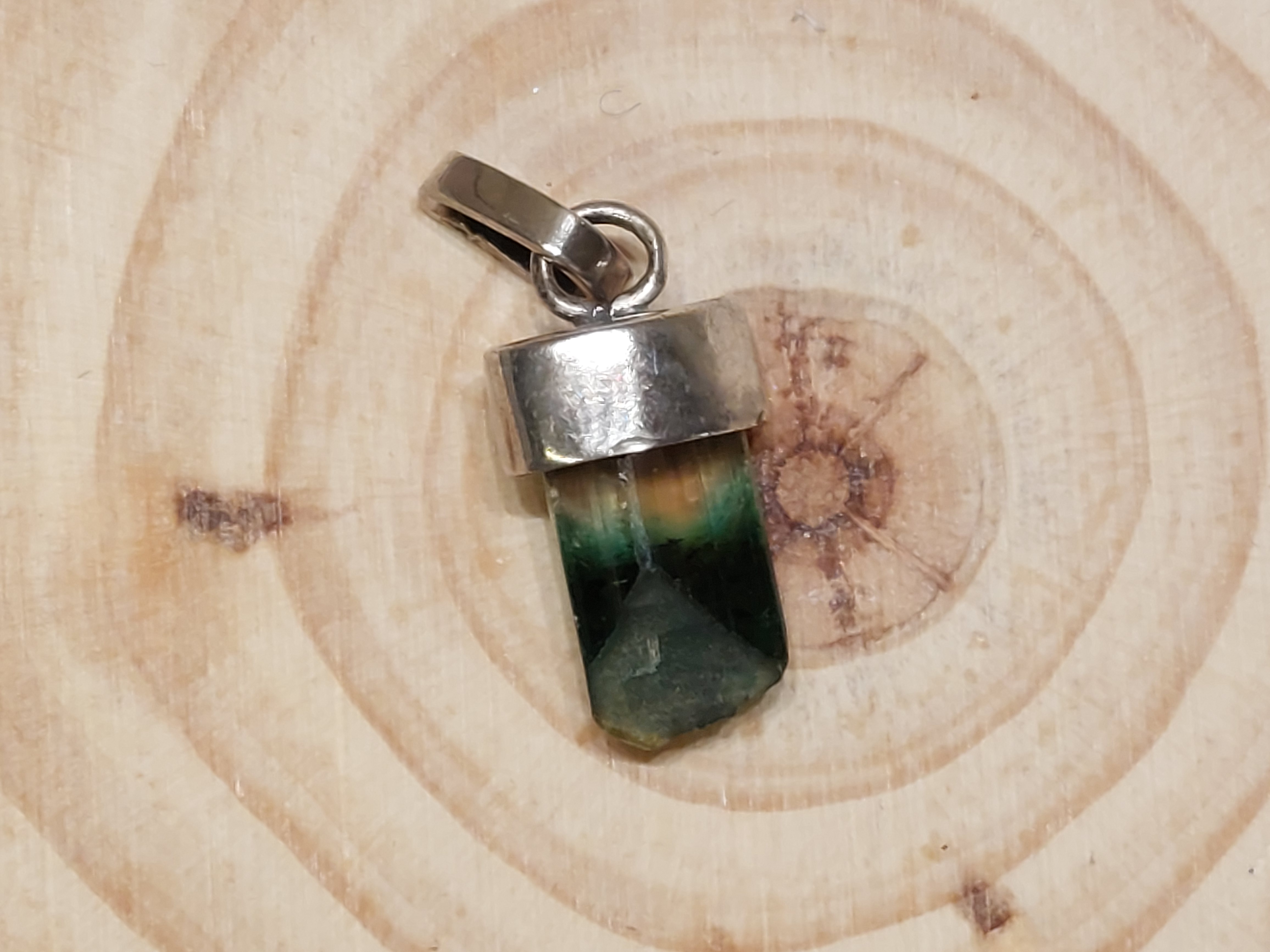 Groene toermalijn hanger in zilver