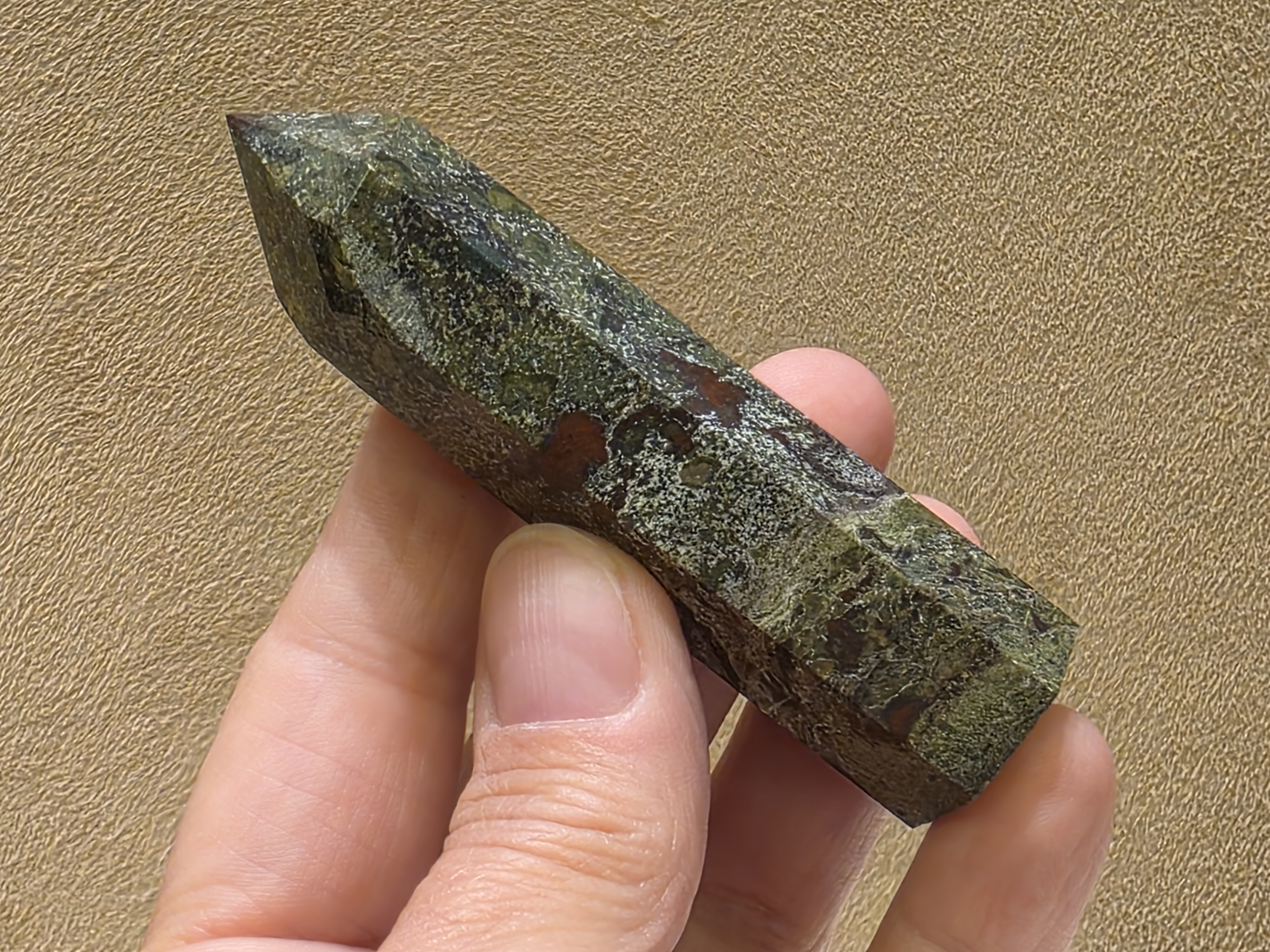 Drakenbloed jaspis punt