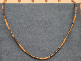 Bruine toermalijn ketting facet geslepen