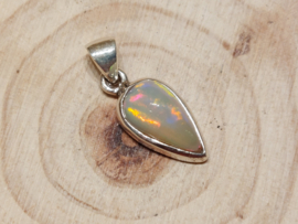 Ethiopisch of welo opaal hanger in zilver