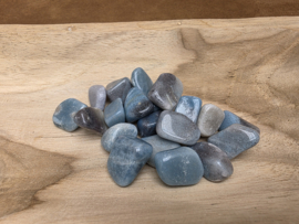 Blauwe paraiba kwarts knuffelsteen