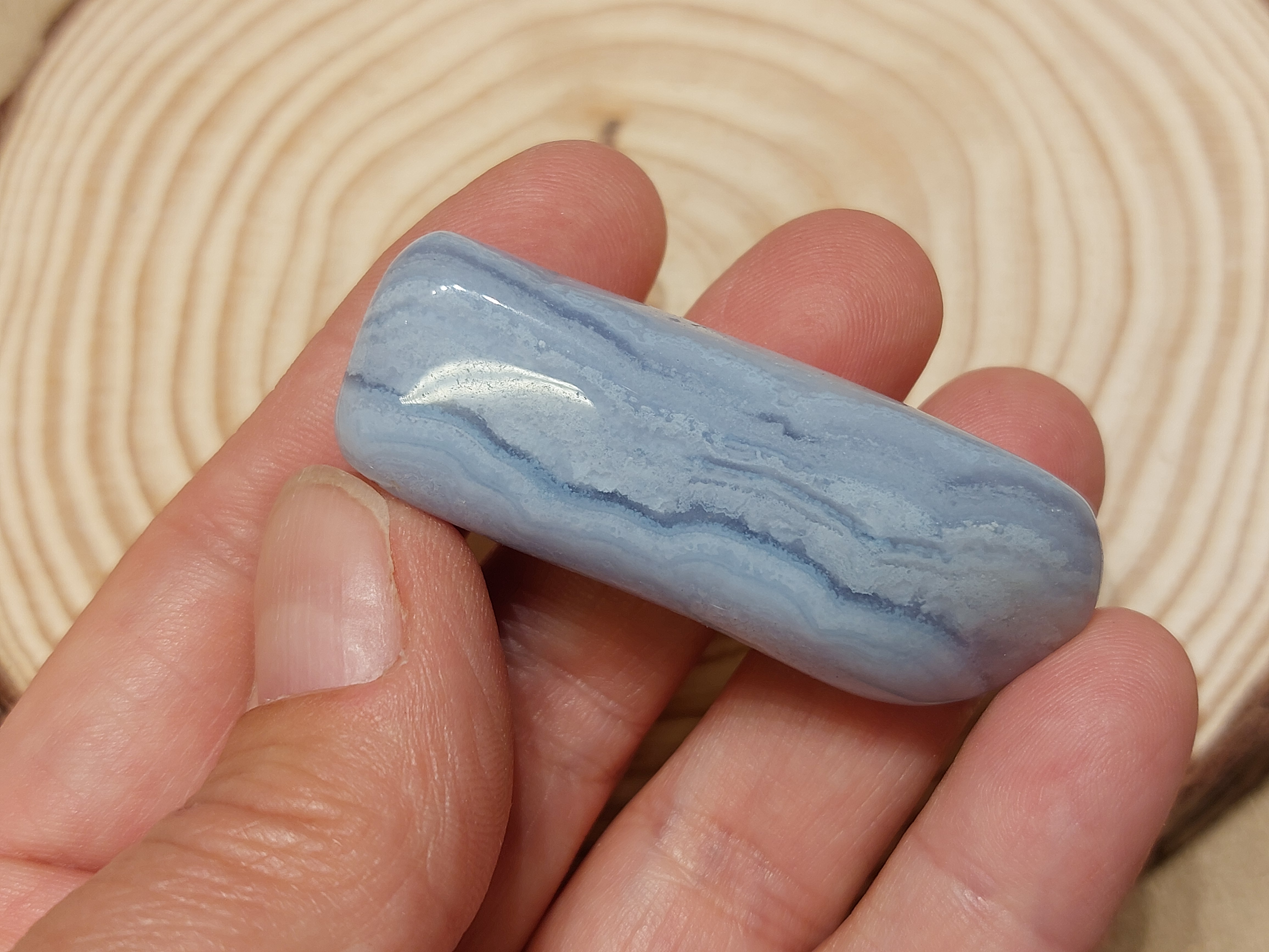 Blauwe chalcedoon of blue lace agaat knuffelsteen/staaf