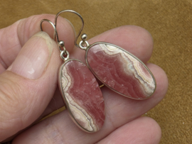 Rhodochrosiet oorbellen in zilver