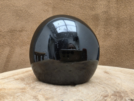 Zwarte toermalijn sculptuur