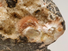 Thomsoniet met mesoliet cluster