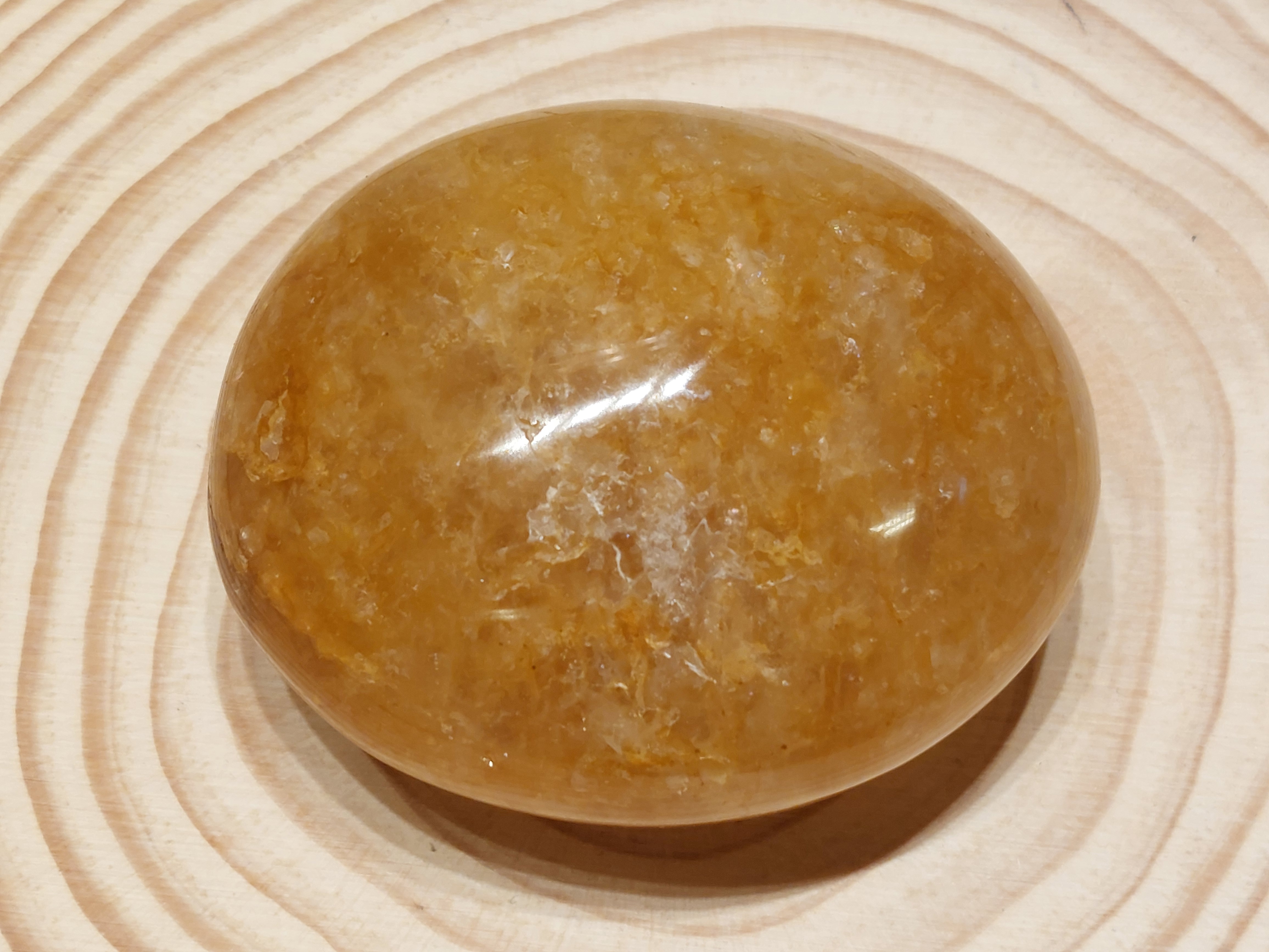 Golden healer of limoniet kwarts handsteen