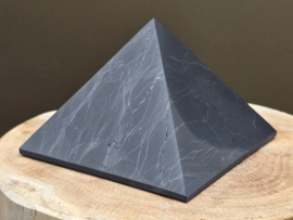 Shungit piramide 10cm