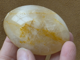 Golden healer of limoniet kwarts handsteen