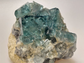 Fluoriet cluster uit Madagaskar, UV gevoelig