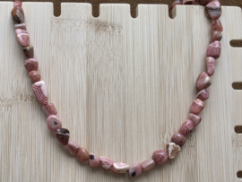 Rhodochrosiet ketting met goudkleurige sluiting