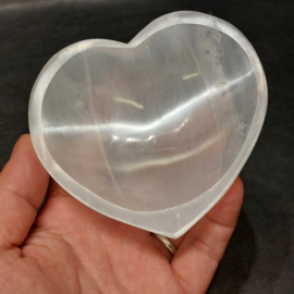 Seleniet/satijnspaat schaal in hartvorm
