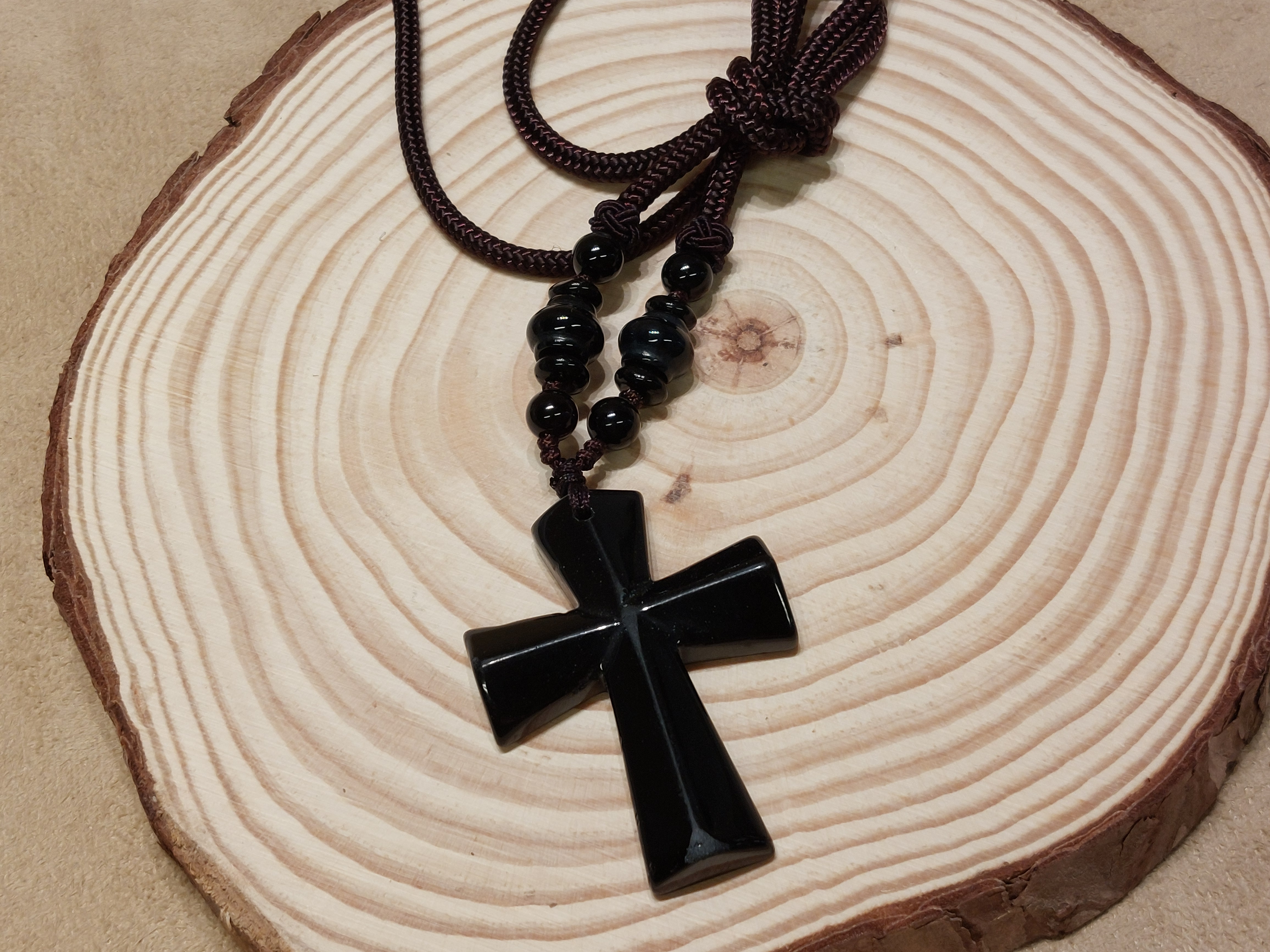 Ketting met zwarte obsidiaan kruis