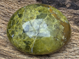 Groene opaal handsteen