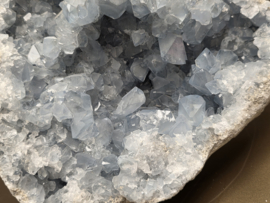 Celestiet cluster groot