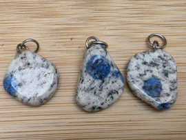 Azuriet van de K2 hanger