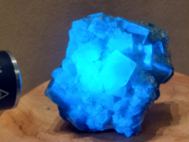 Fluoriet cluster uit Madagaskar, UV gevoelig