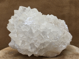 Spirit calciet cluster uit Indonesië