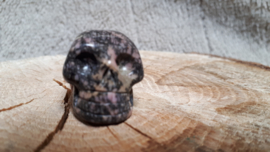 Rhodoniet skull