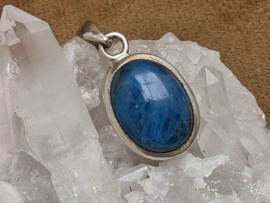 Apatiet hanger in zilver