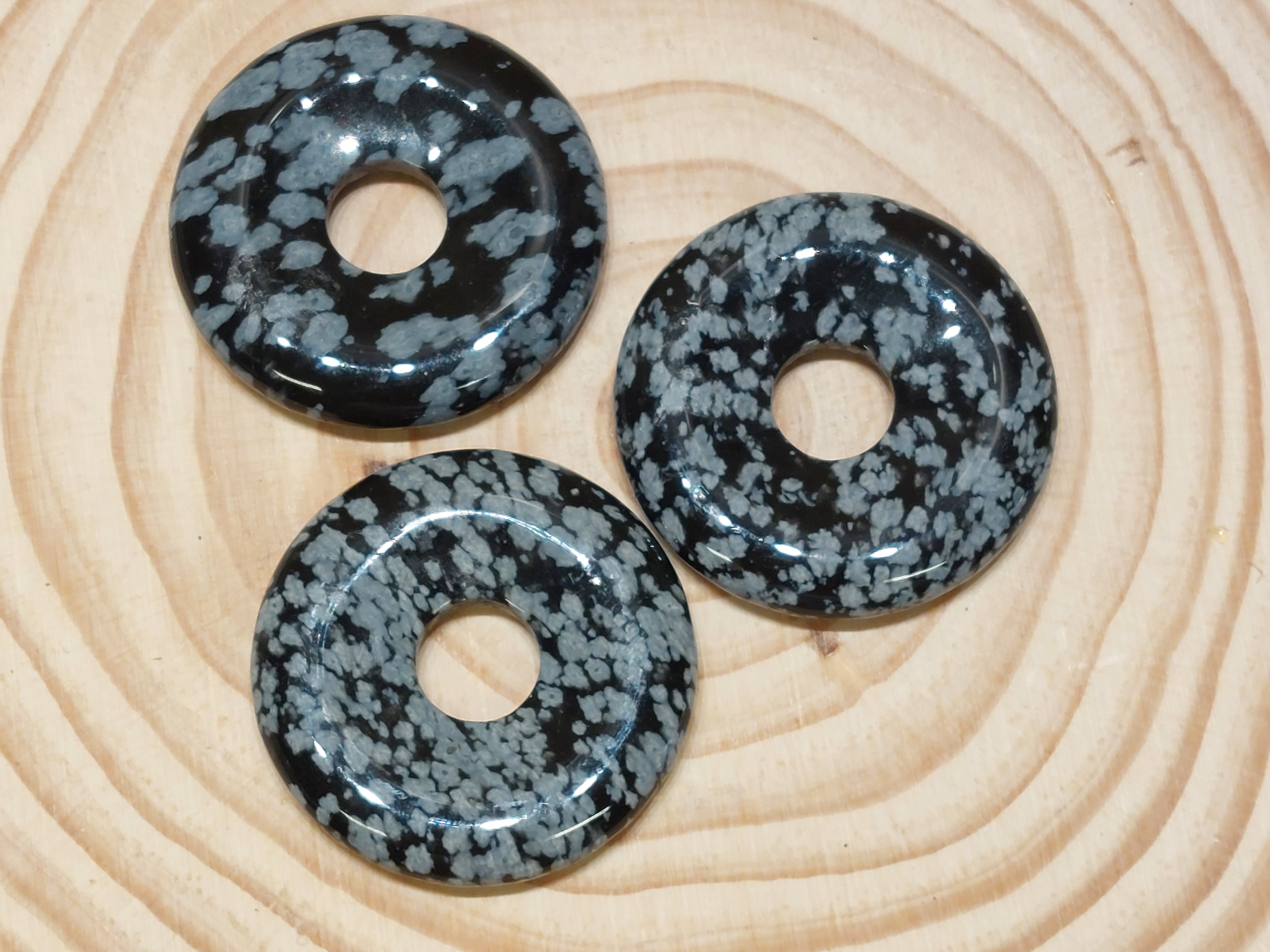 Sneeuwvlok obsidiaan donut